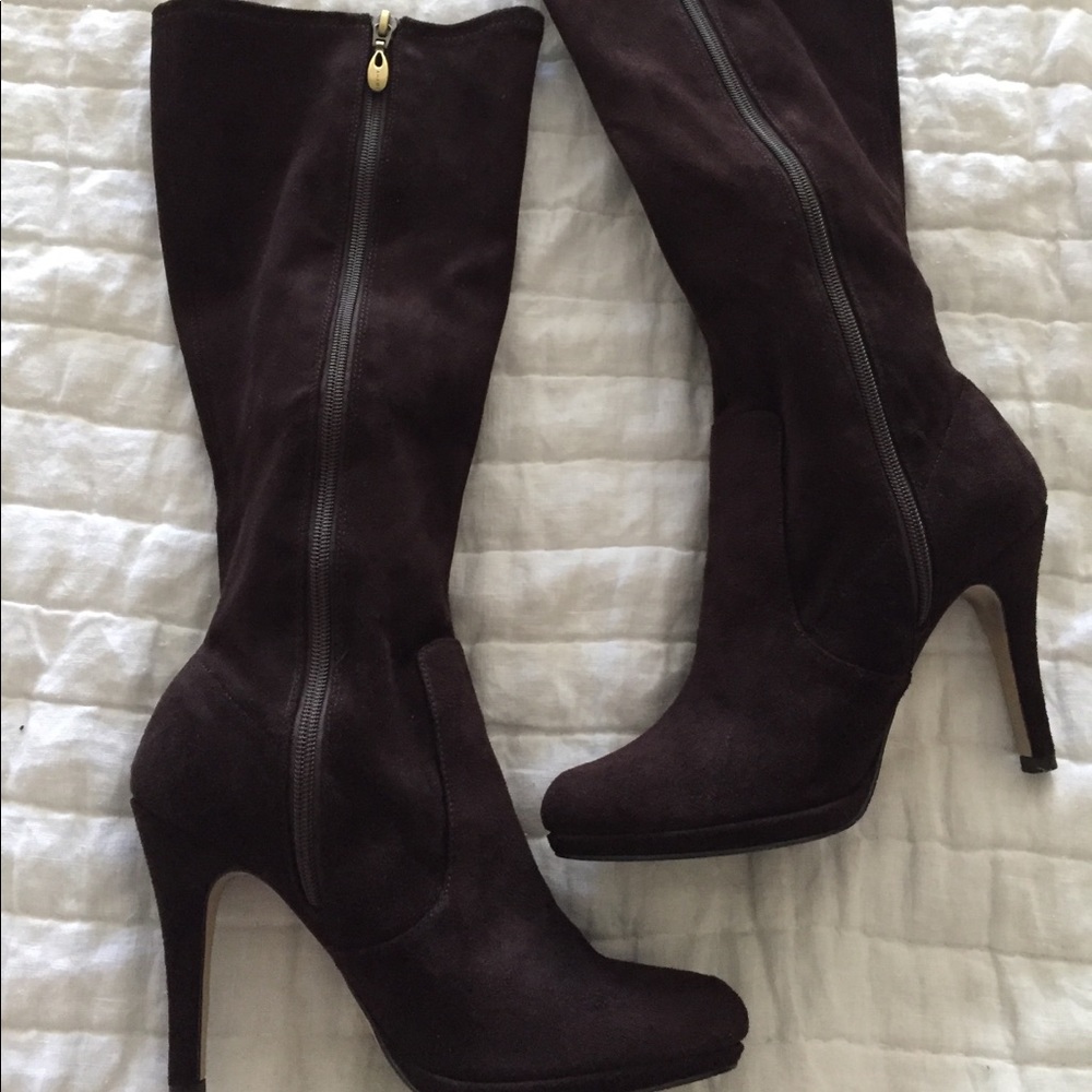 Tahari Dark Brown Suede Boots